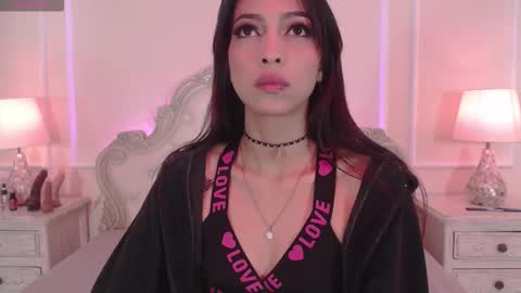 Snapshot of amyblackwood chatting on 09-28-25, 12:21 Amy online show from 09-28-25, 12:21