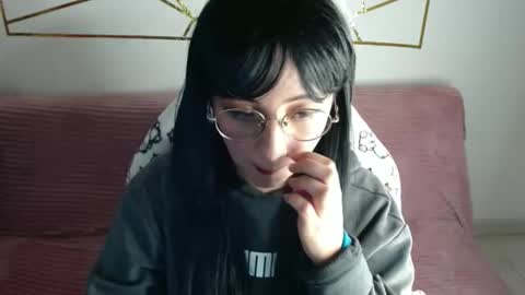 Snapshot of amycosplay_99 chatting on 11-11-25, 05:29 amycosplay_99 online show from 11-11-25, 05:29