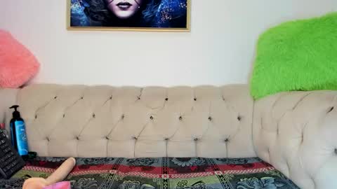 Snapshot of amydelahoz chatting on 02-21-25, 07:01 Amy Kamila online show from 02-21-25, 07:01