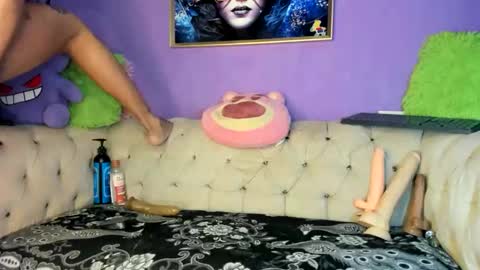 Amy Kamila online show from 10-23-25, 02:00