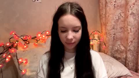 Snapshot of amygrav chatting on 11-06-25, 03:57 Milou online show from 11-06-25, 03:57