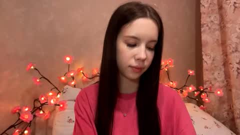 Snapshot of amygrav chatting on 11-22-25, 02:49 Milou online show from 11-22-25, 02:49