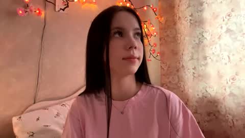 Snapshot of amygrav chatting on 11-27-25, 08:49 Milou online show from 11-27-25, 08:49