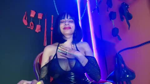 Snapshot of amymistress chatting on 02-03-25, 02:25 Amy Wong Grey online show from 02-03-25, 02:25