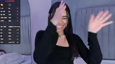 Snapshot of amyolimpo chatting on 01-10-25, 05:58 Amy ... Nice to meet u thumb up me please its important online show from 01-10-25, 05:58