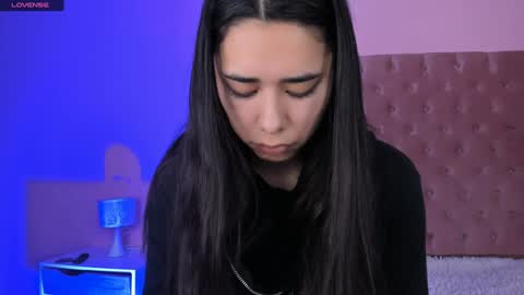 Snapshot of amyolimpo chatting on 01-27-25, 08:40 Amy ... Nice to meet u thumb up me please its important online show from 01-27-25, 08:40