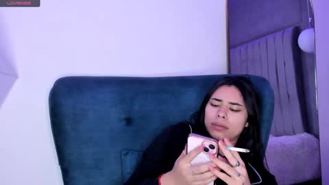 Snapshot of amyolimpo chatting on 01-28-25, 04:39 Amy ... Nice to meet u thumb up me please its important online show from 01-28-25, 04:39