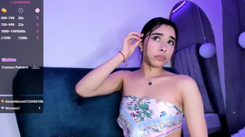 Snapshot of amyolimpo chatting on 01-29-25, 07:46 Amy ... Nice to meet u thumb up me please its important online show from 01-29-25, 07:46