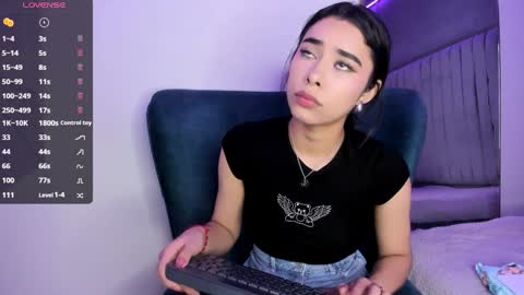 Snapshot of amyolimpo chatting on 01-30-25, 04:37 Amy ... Nice to meet u thumb up me please its important online show from 01-30-25, 04:37