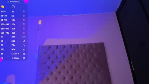 Snapshot of amyolimpo chatting on 02-08-25, 03:52 Amy ... Nice to meet u thumb up me please its important online show from 02-08-25, 03:52