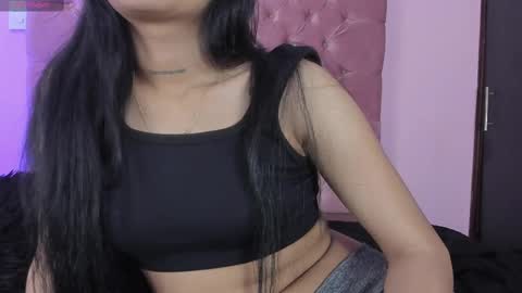 Snapshot of amyolimpo chatting on 02-27-25, 08:09 Amy ... Nice to meet u thumb up me please its important online show from 02-27-25, 08:09