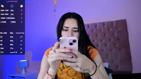 Snapshot of amyolimpo chatting on 03-03-25, 04:58 Amy ... Nice to meet u thumb up me please its important online show from 03-03-25, 04:58