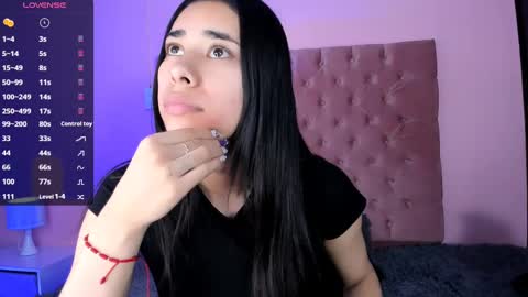 Snapshot of amyolimpo chatting on 03-12-25, 04:51 Amy ... Nice to meet u thumb up me please its important online show from 03-12-25, 04:51