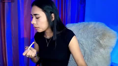 Snapshot of amyolimpo chatting on 09-10-25, 02:22 Amy ... Nice to meet u thumb up me please its important online show from 09-10-25, 02:22