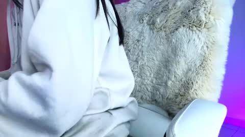 Snapshot of amyolimpo chatting on 10-03-25, 01:57 Amy ... Nice to meet u thumb up me please its important online show from 10-03-25, 01:57