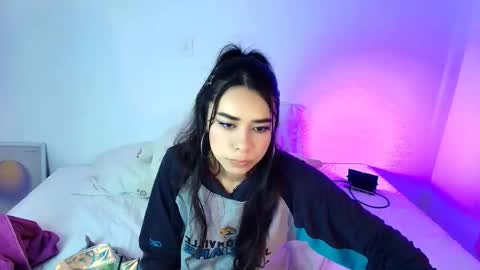 Amy ... Nice to meet u   thumb up me please its important online show from 05-06-26, 04:34