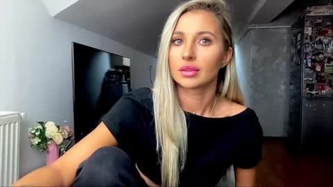 Snapshot of amyroberta92 chatting on 12-31-24, 10:04 amyroberta92 online show from 12-31-24, 10:04