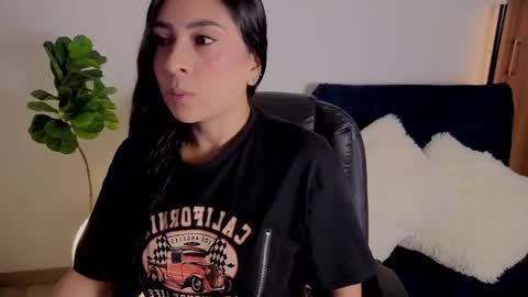 Aleja  online show from 11-18-25, 06:18