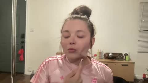 Snapshot of amythrill chatting on 09-09-25, 05:18 Amy Thrill online show from 09-09-25, 05:18