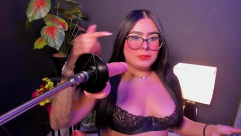Snapshot of amywhitte_ chatting on 05-06-26, 03:46 amywhitte_ online show from 05-06-26, 03:46