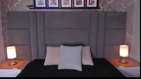 Snapshot of ana_beckett chatting on 02-04-25, 12:00 Ana  online show from 02-04-25, 12:00