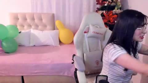 Snapshot of ana_ruuh chatting on 11-20-25, 10:20 Im anna but you can call me as you want online show from 11-20-25, 10:20