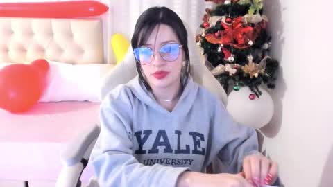 Snapshot of ana_ruuh chatting on 11-28-25, 10:34 Im anna but you can call me as you want online show from 11-28-25, 10:34