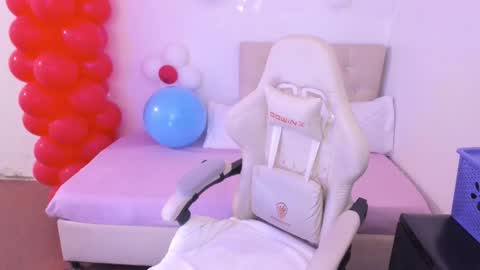 Im anna but you can call me as you want online show from 03-06-26, 11:56