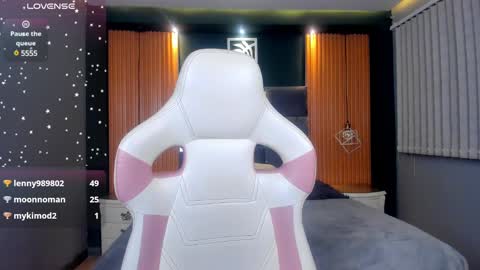 Snapshot of ana_taylor2 chatting on 02-18-25, 11:52 Ana online show from 02-18-25, 11:52