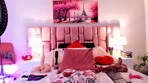 anaa_bellaa online show from 10-11-25, 12:15