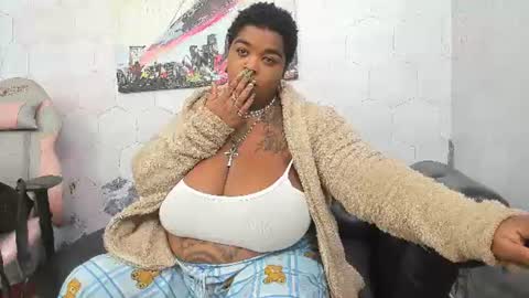 Snapshot of anaa_fuentess chatting on 07-24-26, 11:30 Call me Ana online show from 07-24-26, 11:30