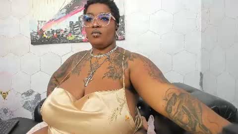 Snapshot of anaa_fuentess chatting on 07-28-26, 02:13 Call me Ana online show from 07-28-26, 02:13