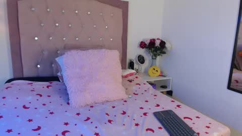 Ana Moon  online show from 11-25-25, 05:07