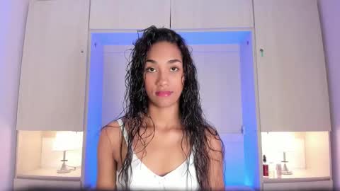 anaacollins_ online show from 01-10-26, 12:07