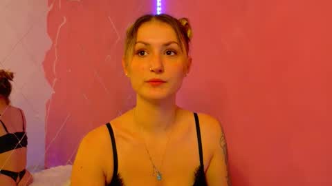 Snapshot of anaayss chatting on 10-20-25, 04:35 anaayss online show from 10-20-25, 04:35