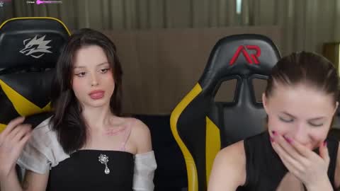 Sweet girls online show from 03-08-25, 11:37