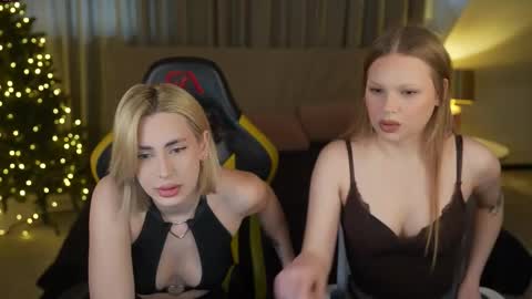 Sweet girls online show from 12-22-25, 11:18