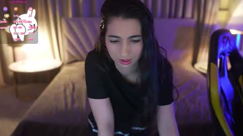 Snapshot of anabel2054 chatting on 06-10-26, 11:13 Sweet girls online show from 06-10-26, 11:13