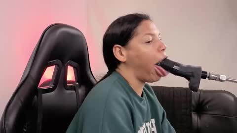 anabel alice gandara  online show from 12-19-25, 09:22