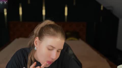 Snapshot of anabel_team054 chatting on 10-10-25, 06:45 PLAYHARD054 online show from 10-10-25, 06:45