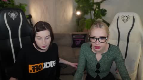 Snapshot of anabel_team054 chatting on 11-26-25, 11:33 PLAYHARD054 online show from 11-26-25, 11:33