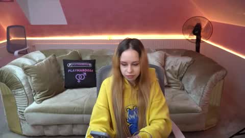 Snapshot of anabel_team054 chatting on 11-27-25, 11:12 PLAYHARD054 online show from 11-27-25, 11:12