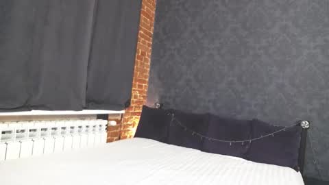 Anna online show from 11-17-25, 12:44