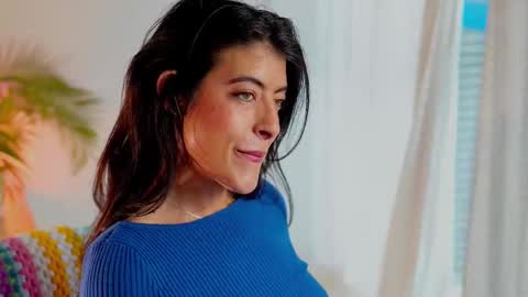 Snapshot of anabelcurvy chatting on 12-15-25, 01:48 anabelcurvy online show from 12-15-25, 01:48