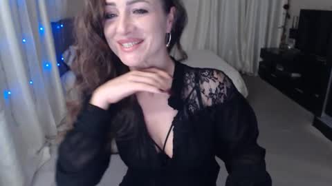 Snapshot of anabelsweet chatting on 10-06-25, 10:07 Milana online show from 10-06-25, 10:07