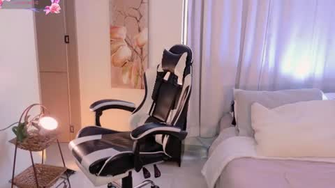 ANABEL WOLF  online show from 06-10-26, 03:33