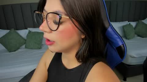 A N A online show from 06-10-26, 01:54