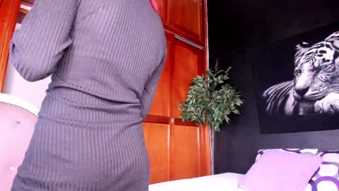 Anahi online show from 01-23-25, 03:05