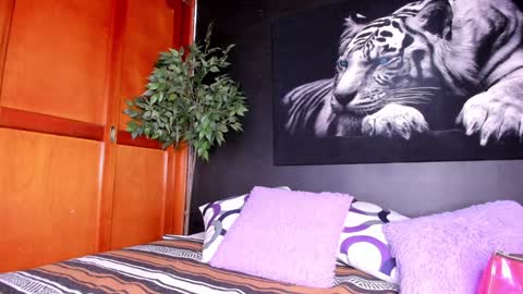 Anahi online show from 02-05-25, 02:51