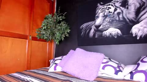 Anahi online show from 02-05-25, 05:52